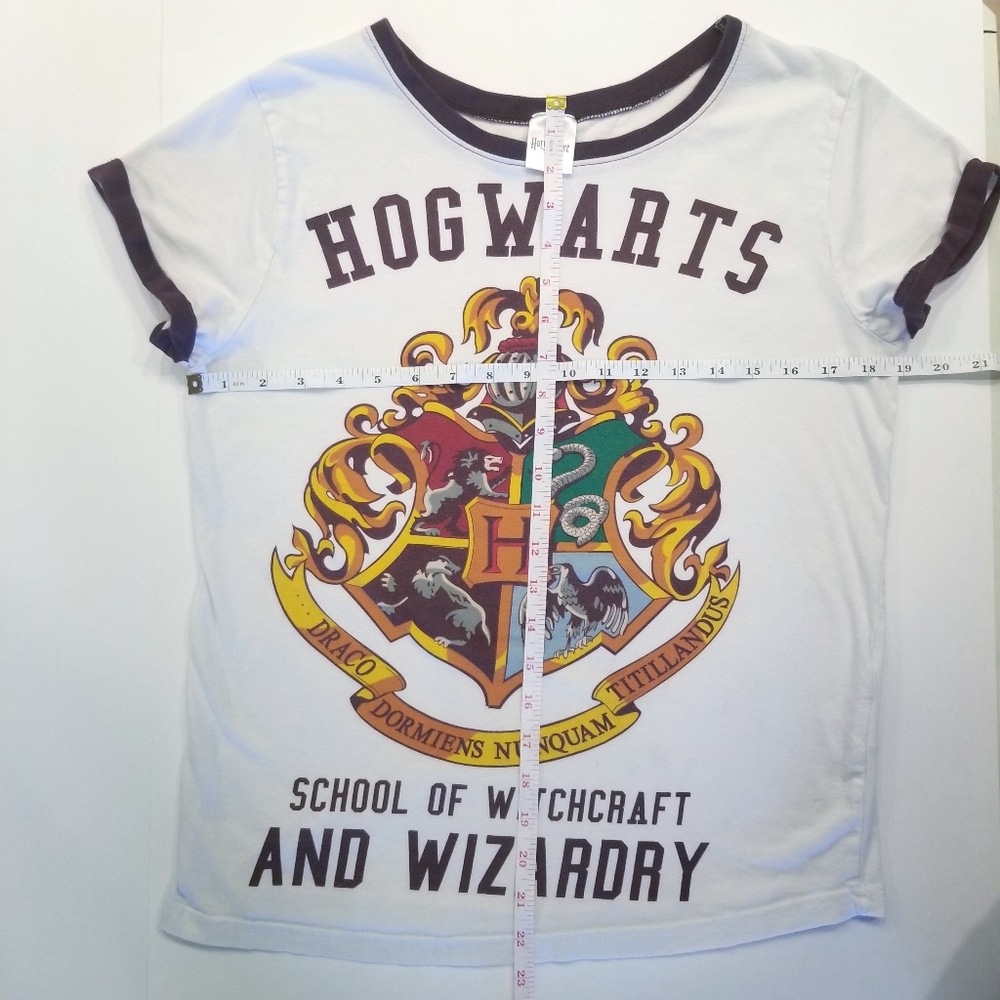 Harry Potter Hogwarts Witchcraft Wizardry T-Shirt - Picture 10 of 12